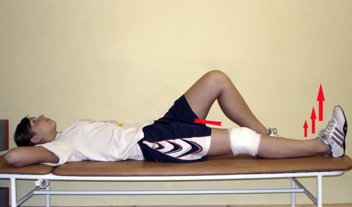 Реабилитация после операции на колене. Упражнения для сгибания колена после операции. Реабилитация коленного сустава. Физкультура после операции на коленном суставе.